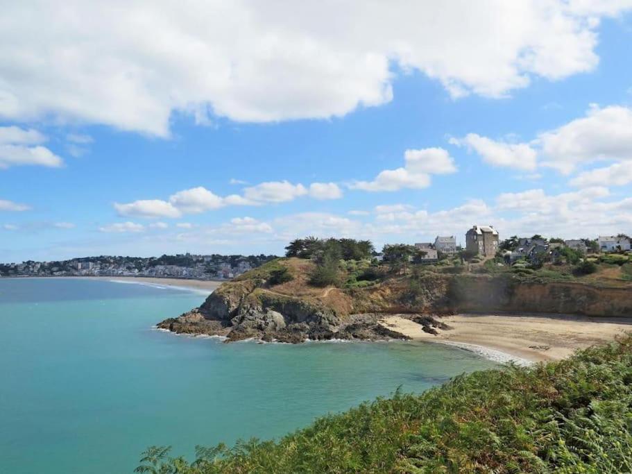 Appart' Avec Grande Terrasse Vue -50m Et Du Sentier De Randonnee Apartment *